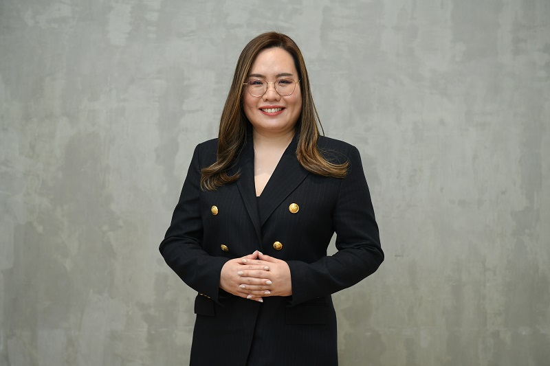 คุณจารุชา-สติมานนท์-กรรมการผู้จัดการ-กองท.jpg