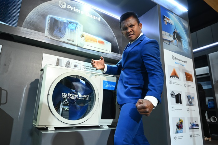 คุณบัวขาว-พรีเซนเตอร์เครื่องปรับอากาศ-Midea-2.jpeg
