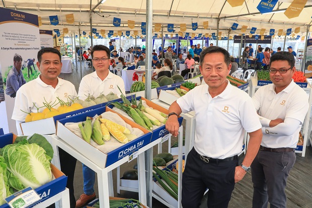 คุณวโรนนท์-ดวงสุวรรณ-คุณสุภัทร-เมฆิยานนท์-คุณมนัส-เจียรวนนท์-และคุณชัยวุฒิ-สมปาน.jpg