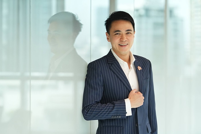 คุณสุวัฒน์_KTC-Copy.jpg