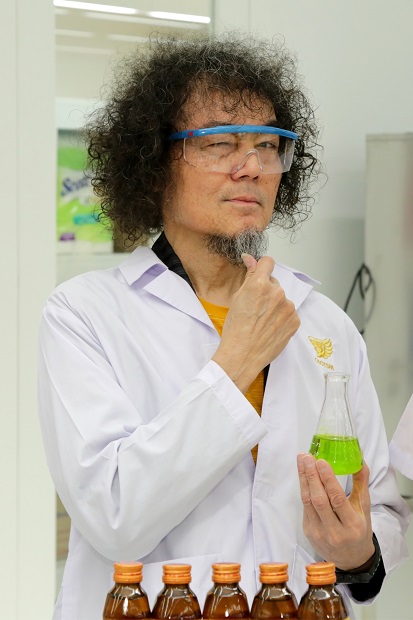 คุณเพชร-โอสถานุเคราะห์-1.jpg