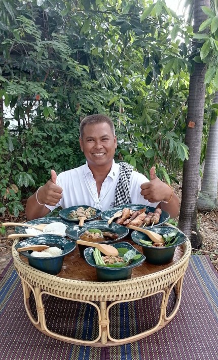 ชุดกินเข่าค่ำ2.jpg