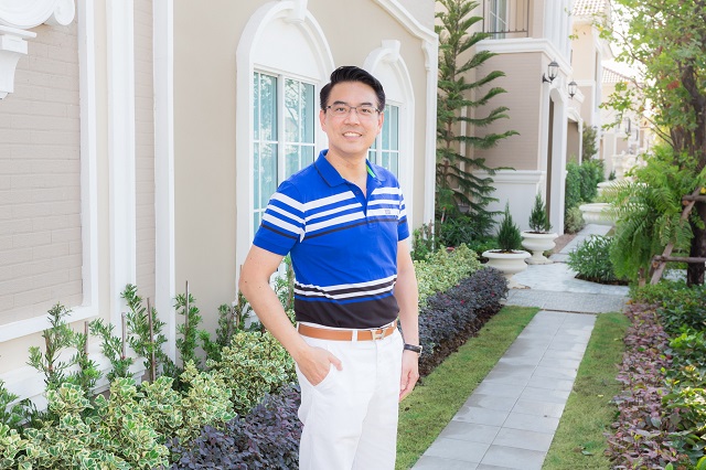 ชูรัชฏ์-ชาครกุล-กรรมการผู้จัดการ.jpg