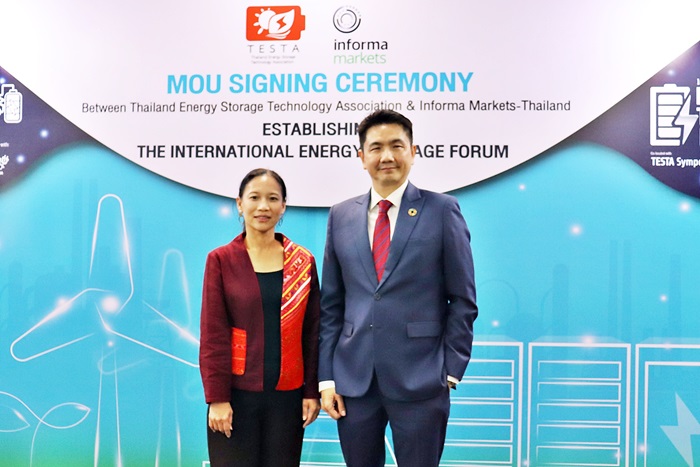 ดร.พิมพา-และ-คุณสรรชาย.jpg