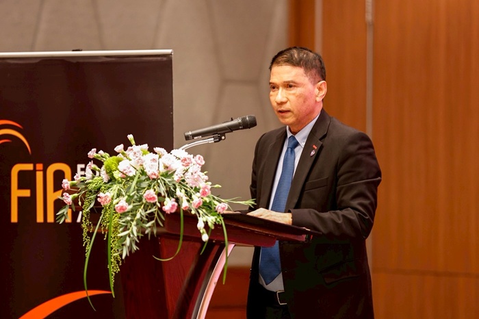 ดร.เจริญ-แก้วสุกใส.jpeg