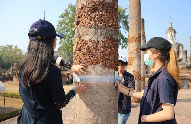 ติดตั้งอุปกรณ์ตรวจวัดการสั่นสะเทือนของเสาวิหาร.jpg