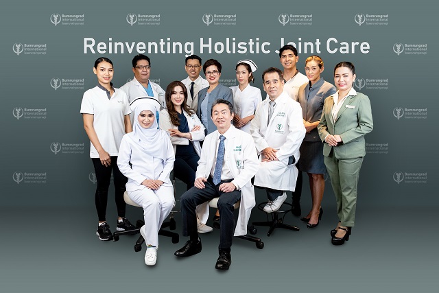 ทีมศูนย์เวชศาสตร์การกีฬาและข้อ-pic1.jpg