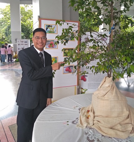 นักวิจัยและพรหมจุฬาภรณ์.jpg