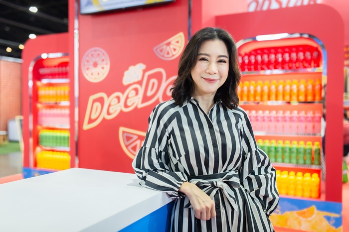 นางสาวจันทรา-พงศ์ศรี-กรรมการผู้จัดการ-บริ1.jpg