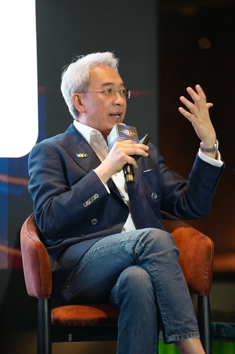 นายฐากร-ปิยะพันธ์-ผู้จัดการใหญ่-ทีทีบี.jpg