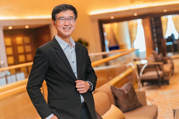 นายสมเกียรติ-เมสันธสุวรรณ-CEO-WHAUP.jpg