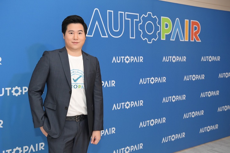 นายสันติ-วจนพานิช-ประธานกรรมการบริหาร-บริ.jpg