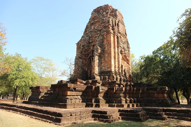 ปรางค์ฤาษี.jpg