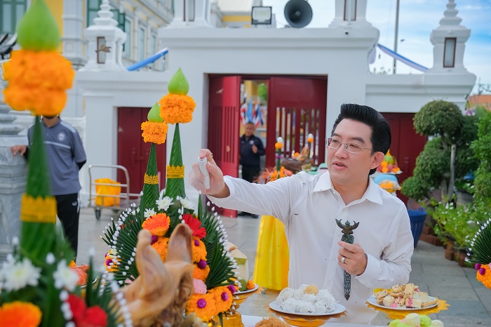 พิธีบวงสรวง-2_0.jpg
