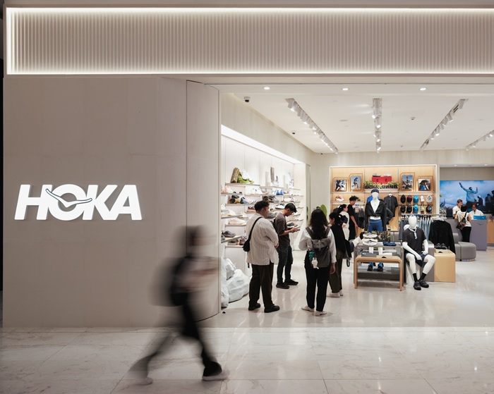 ภาพบรรยากาศร้าน-HOKA-EMQUARTIER_2-Copy-2.jpg