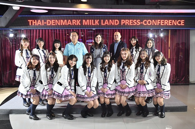 ภาพหมู่.jpg