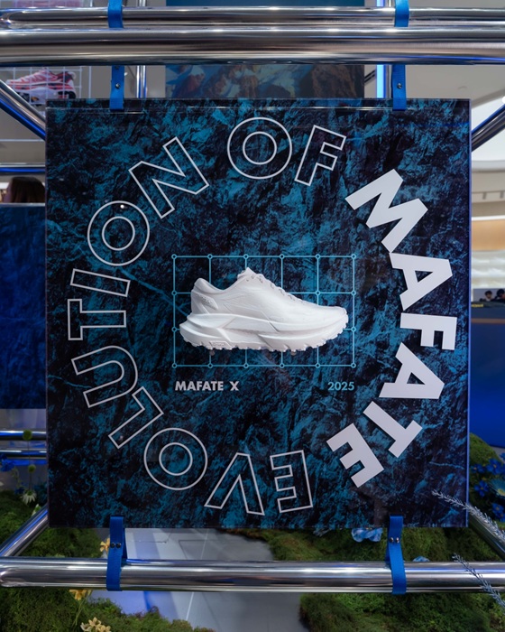 รองเท้า-HOKA_1-1-Copy.jpg