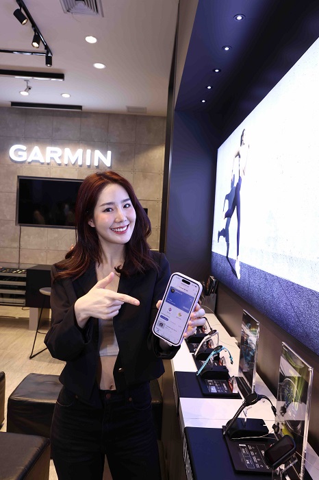 วรรณกร-มัณฑนาจารุ-แฟนพันธุ์แท้-GARMIN-.jpeg