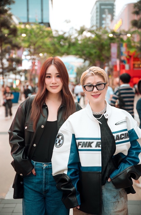 สองผู้บริหารรวยไม่หยุด-กรุ๊ป.jpg