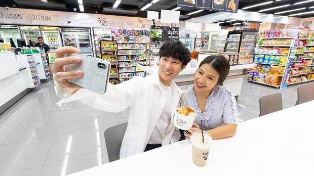 เซลฟี่กับฮานะจังโอเด้ง.jpg