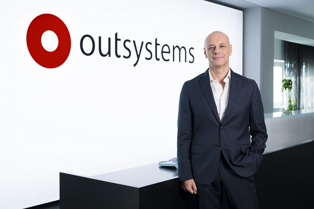เปาโล-โรซาโด-ประธานบริหารและผู้ก่อตั้งบริษัท-OutSystems.jpg