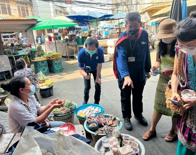 เยี่ยมชมตลาดหัวรอ-.jpg
