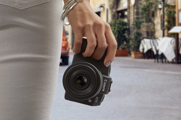 008-Canon-EOS-RP-Compact-light-weight.jpg