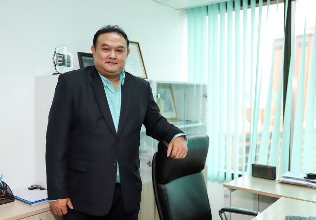 02_คุณฉันท์ชาย-พันธุฟัก.jpg