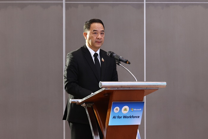 04-นายสมาสภ์-ปัทมะสุคนธ์.jpg