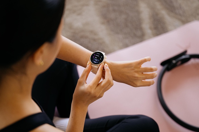 05_Garmin-H.E.R.jpg
