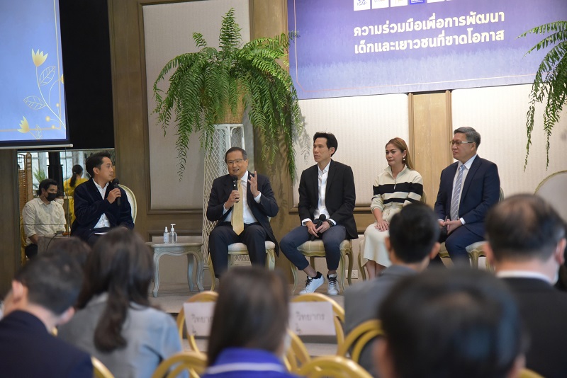 07-ภาพบนเวที.jpg