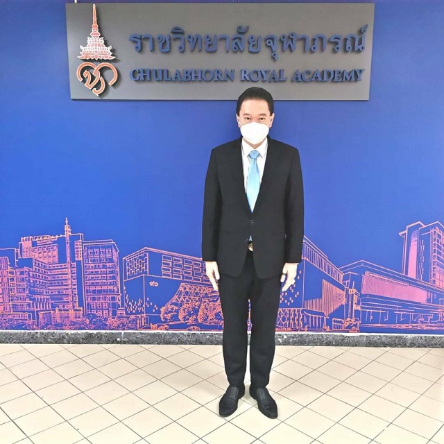 10.-คุณสิทธิวัตน์-กำกัดวงษ์ประธานเจ้าหน้าที่บริหาร-IMH.jpg