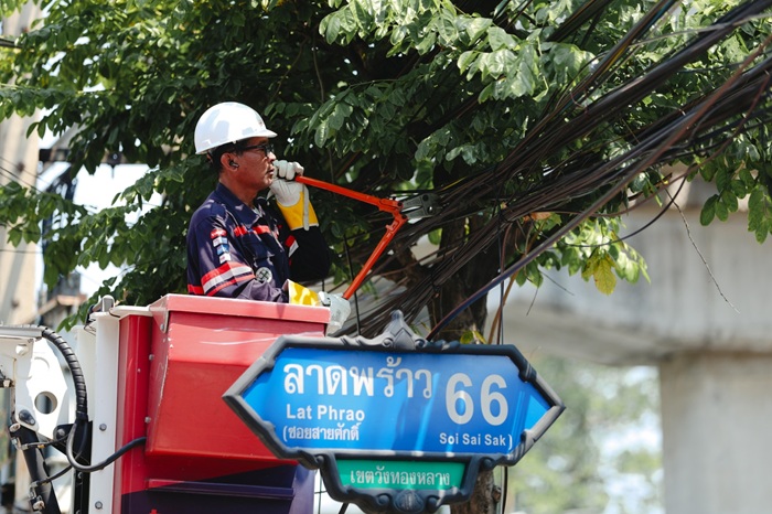 100-4_-ลาดพร้าวโฉมใหม่-ทรู-ผนึก-การไฟฟ้านครหลวง-นำสายสื่อสารลงดิน.jpg