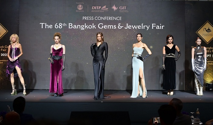 12.-ภาพประกอบงานแถลงข่าว-The-68th-Bangkok-Gems_0.jpg