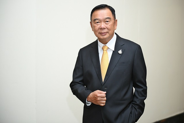 13.คุณพนม-ควรสถาพร-ประธานกรรมการบริหาร-AGE.jpg