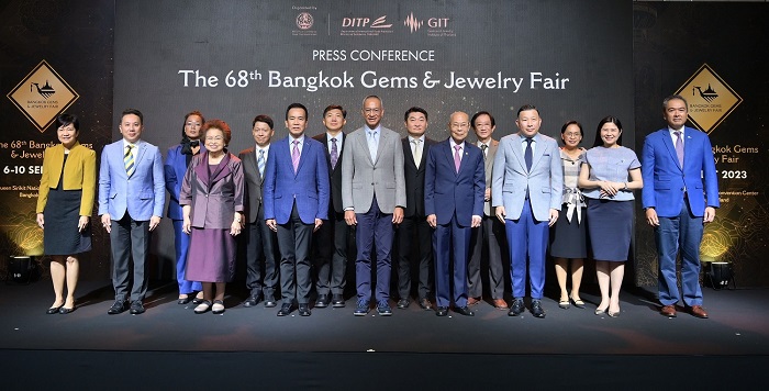 13.-ภาพประกอบงานแถลงข่าว-The-68th-Bangkok-Gems_0.jpg