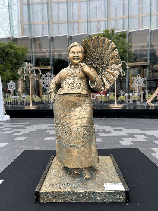 15.ชิ้นงานที่แปดชื่อ-Chubby-Monalisa_0.jpg