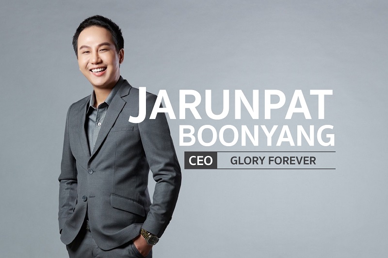 2.คุณจรัญพัฒณ์-บุญยัง-CEO-GLORY.jpg