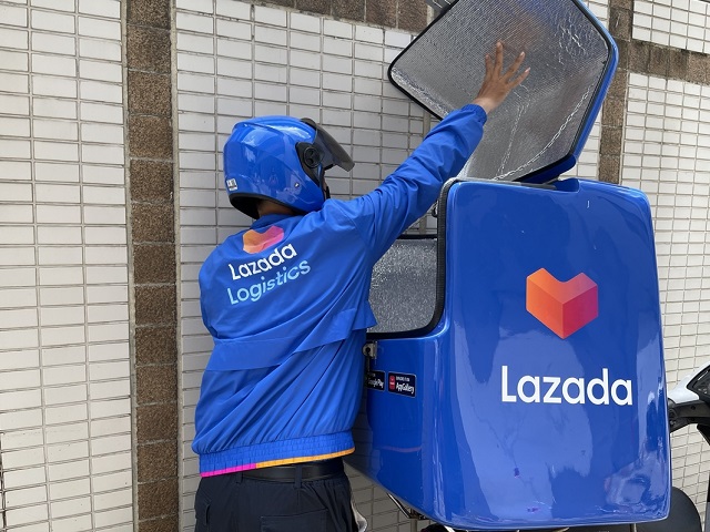 5.-Rider-with-the-new-blue-of-Lazada-Logistics-reflects-efficiency-and-reliability.jpg