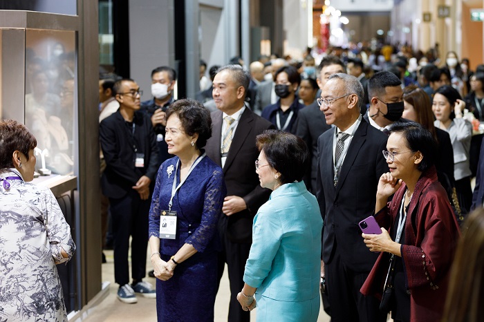 7.ภาพประกอบข่าวพิธีเปิดงานแสดงสินค้าอัญมณ_0.jpg