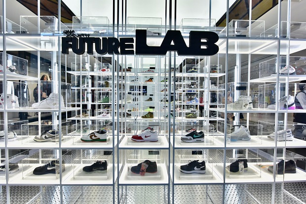 7-Future-Lab-สำหรับคนรักรองเท้าสนีกเกอร์-ตั้งอยู่ที่สยามดิสคัฟเวอรี่-1.jpg