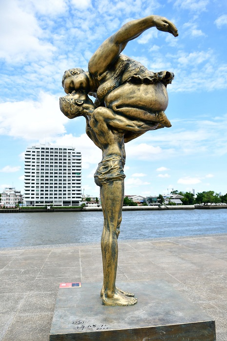 8.ผลงานชื่อ-Kiss.jpg