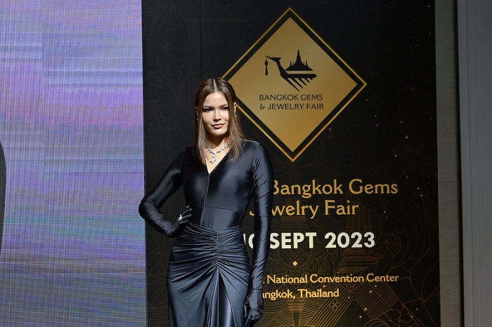 8.-ภาพประกอบงานแถลงข่าว-The-68th-Bangkok-Gems_0.jpg