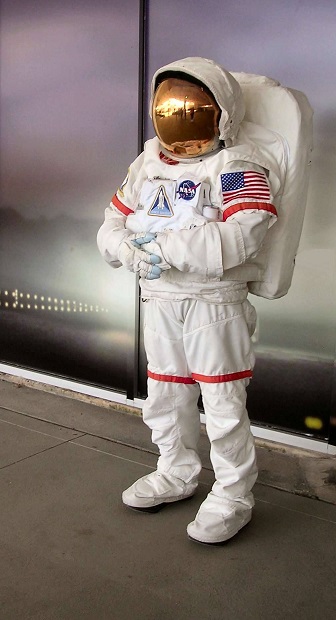 astonaut.jpg