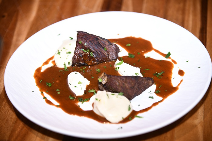 Braised-Knuckle-with-Dami_glace-Sauce_0.jpg