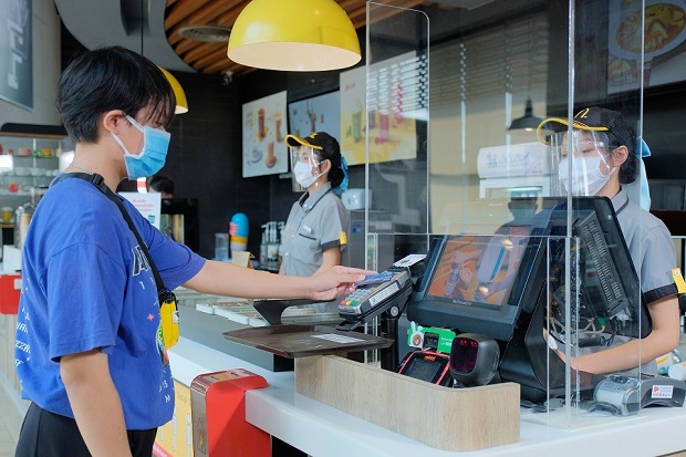 Cashless.jpg