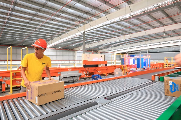 CJ-Logistics-Smart-Hub-Bangna_Wheel-Sorter.jpg