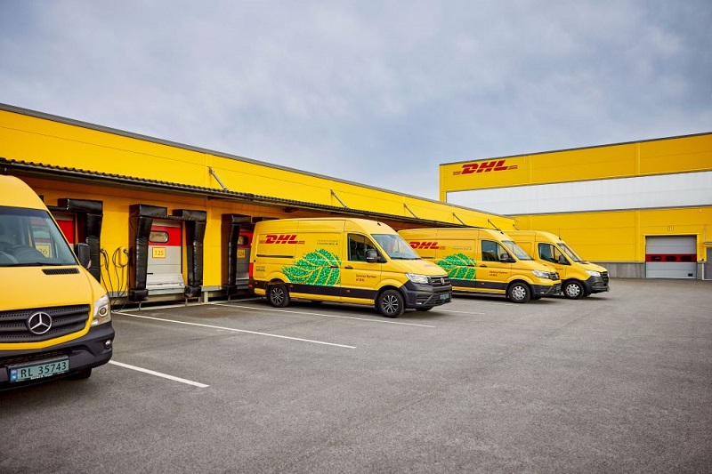 DHL_Electric-Vehicle_1_re.jpeg