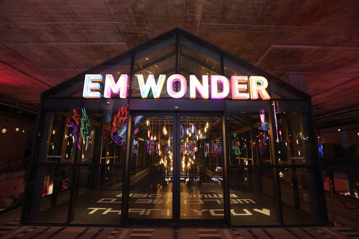 EM-WONDER-1.jpg