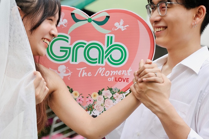 Grab-The-Moment-of-Love_05.jpg
